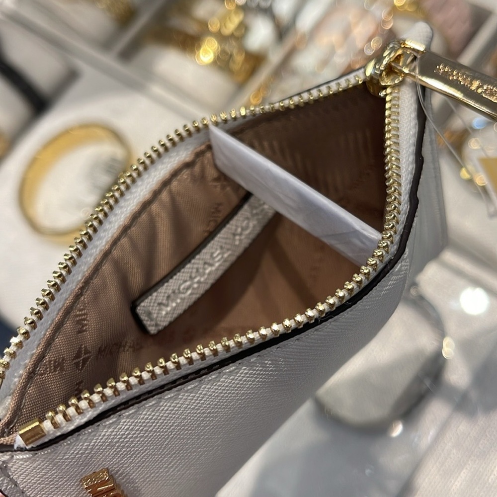 MICHAEL KORS
Jet Set Travel Medium Top Zip Leather Card Case Wallet 
Optic White - Picture 11 of 16